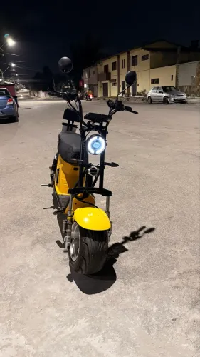 Scooter Elétrica 1000W Amarela - Veículo Autopropelido (Não precisa emplacar)