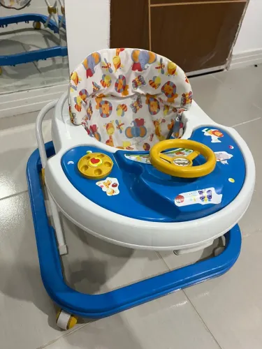 Andador de bebê com volante e atividades - completo - excelente estado