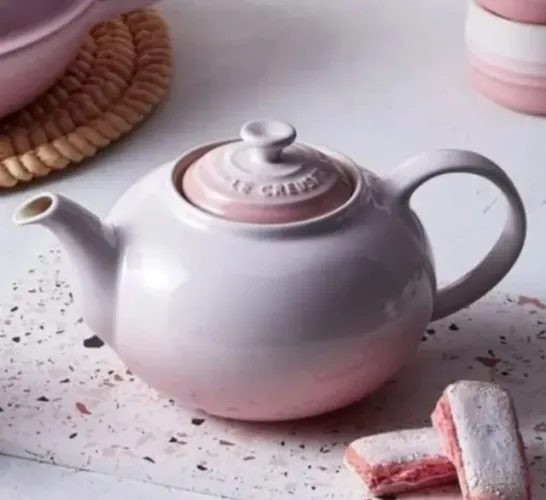 Bule Rosa Shell Le Creuset