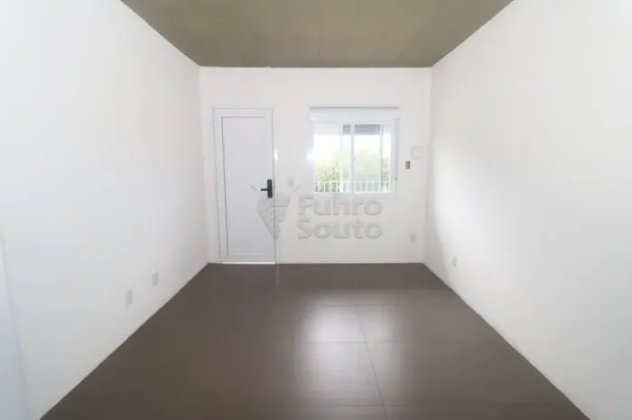 Casa em Condomínio com 2 Dormitórios e Sacada no Laranjal
