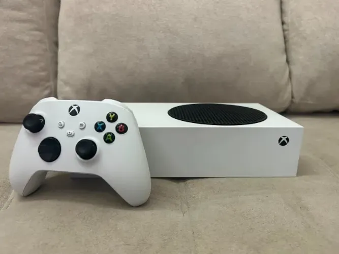 Xbox Series S com pasta térmica trocada e analógicos renovados