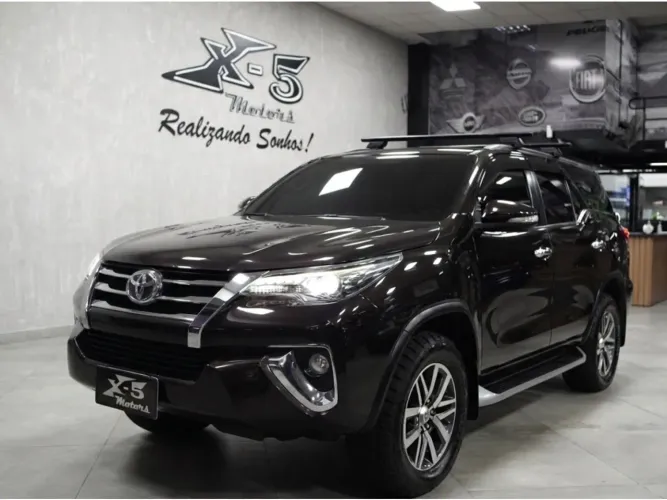 Toyota Hilux SW4 4X4 2.8 Diesel 2017