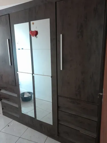 Guarda-Roupa Desmontado.