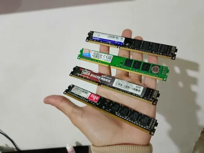 Memória ram Ddr3 4gb 1600mhz várias marcas, entrego!