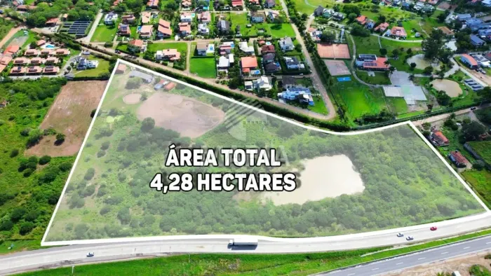 Área com 4,28 Hectares as margens da BR 232 - Gravatá/PE!