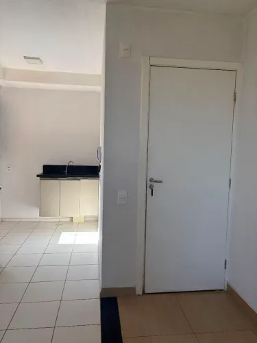 Apartamento 2 Quartos para Alugar | Vaga Coberta | Condomínio com Lazer