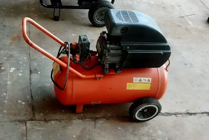 Compresor de Ar 2HP, 50L. 127v.<br><br>Perfeito estado.