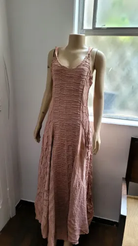 Vestido rosé elastame veste um M está impecável 