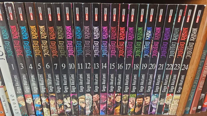 Coleção de Mangás Jujutsu Kaisen (Vol. 1 ao 24)