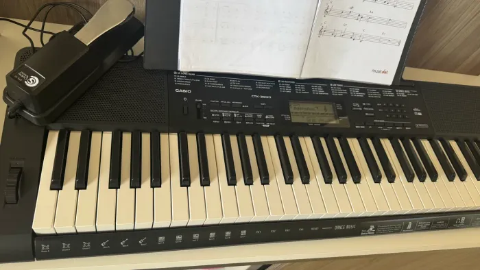 Teclado Cássio CTK 3500+ pedal, tudo original pouquíssimo uso