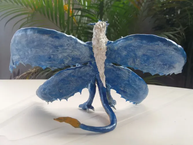 Vendo Dragão humanoide feito em biscuit 