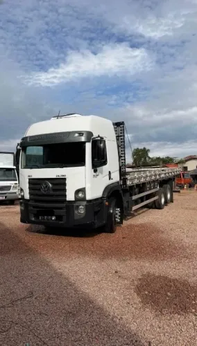 Vw 24-280 6x2 ano 2013 carroceria 9,5m