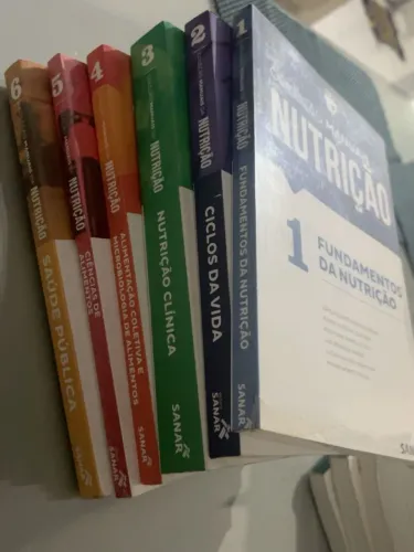 Vendo coleção de livros de Nutrição - SANAR