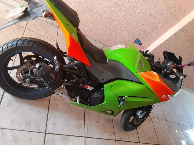 VENDO OU TROCO EM CARRO (Kawasaki ninja)