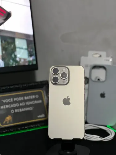 iPhone 15 Pro Max 256Gb Titânio Natural