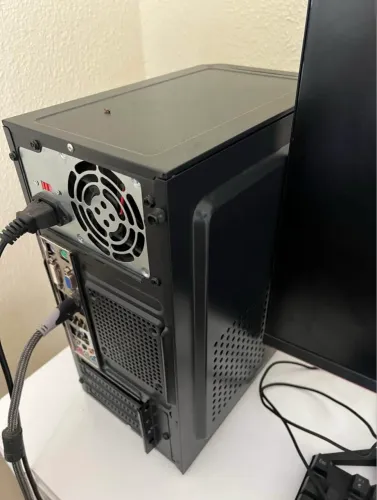 Vendo cpu nova