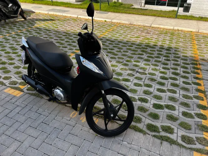 Honda Biz 125 ES 26/27 - Super nova só transferir 