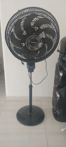 Vendo ventilador de coluna Mallory.