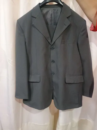 Vendo terno com calça em excelente estado