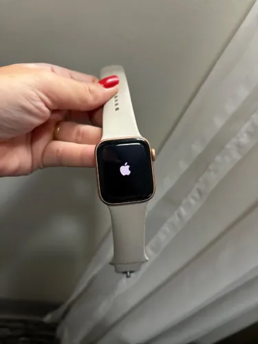 Apple Watch SE 1ª geração 40mm Rosé - 92% de bateria