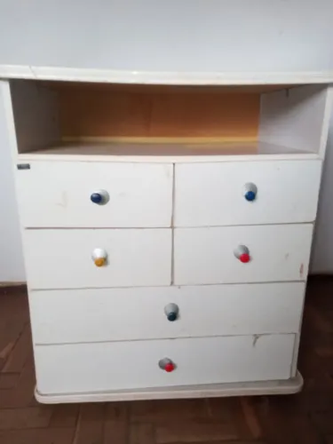 Vende-se cômoda branca
