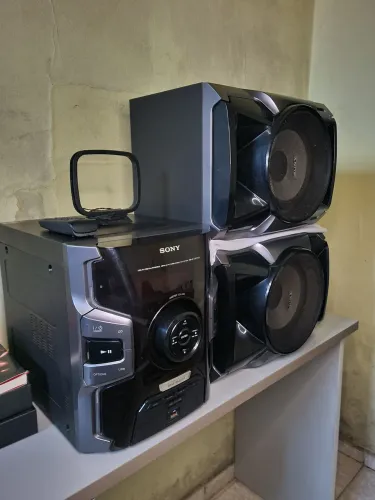 Mini-system Sony MHC-GPX3 com controle e antena rádio 760 W RMS obs: não possui Bluetooth