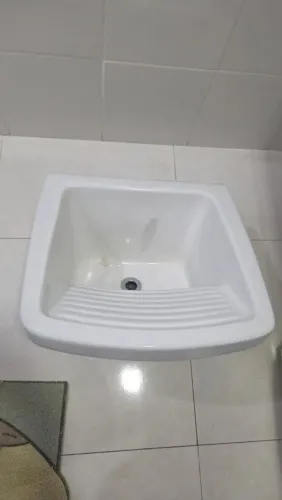 Tanque de louça usado completo em bom estado