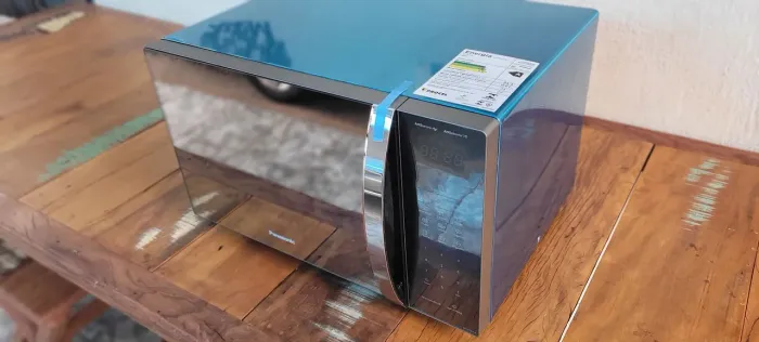 Microondas Inox Antibactéria 127v NN-ST67LSRU