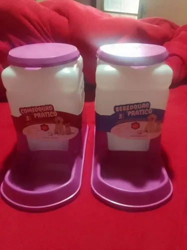 Bebedouros e comedouros automáticos 