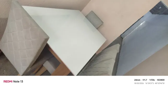 Mesa de seis lugares em ótimas condições 