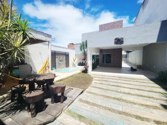 Casa para Venda em Maceió, Feitosa, 3 dormitórios, 1 suíte, 3 banheiros, 7 vagas