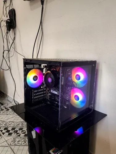 PC Completo Ryzen 3 3200G | 8GB RAM | SSD NVMe 256GB | Gabinete Gamer