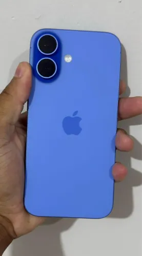 iPhone 16 