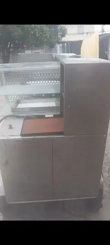 Vende-se carrinho de lanche e espetinho com 5 funções todo de inox. Também tem conversa