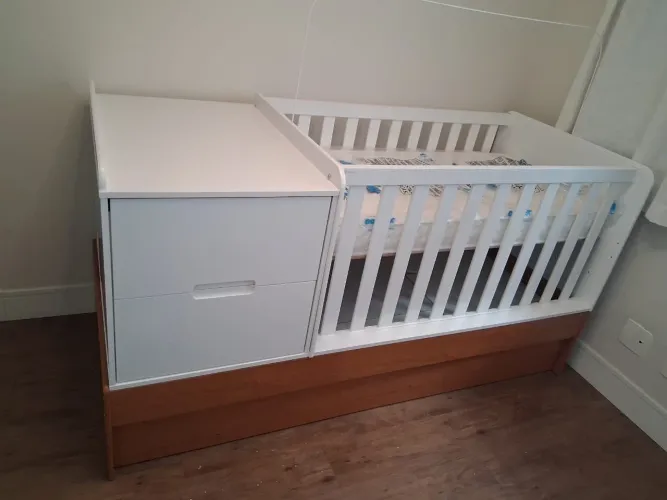 Berço com cama auxiliar