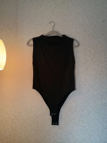 Body preto Primark Cares - tamanho P - nunca usado