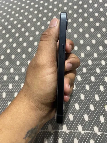 iPhone 16e