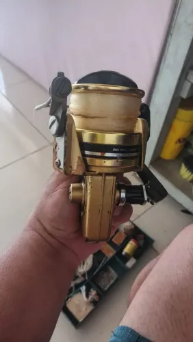 Molinete Daiwa GS9 pouco usado