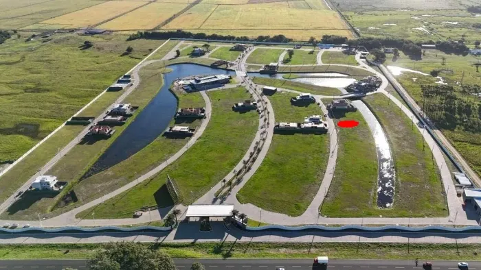 Terreno Condomínio Allure Beach Condo na Beira Lago
