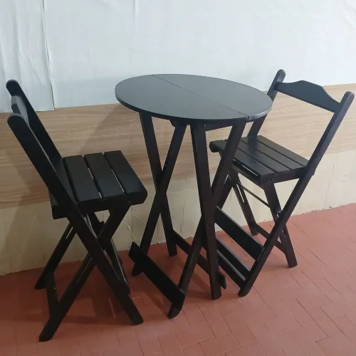 Mesa com 4 cadeiras