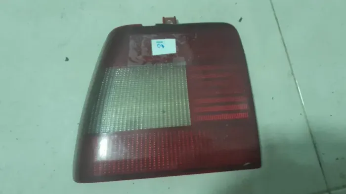 LENTE DE LANTERNA TRASEIRA ESQUERDA FIAT TEMPRA (92 A 95).