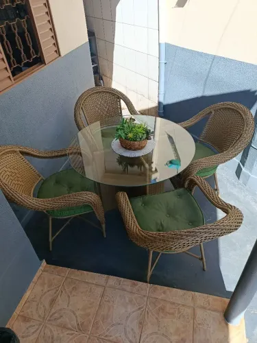 Mesa de área externa, em excelente estado de conservação, apenas 6 meses de uso.