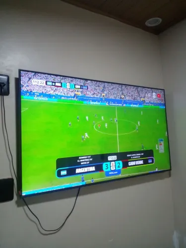 Tv Samsung cristal 55 polegadas pra vender logo tv nova com pouca tempo de uso