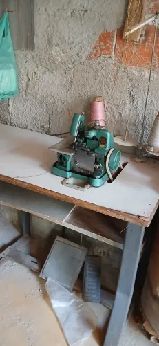 Maquina overlok semi industrial