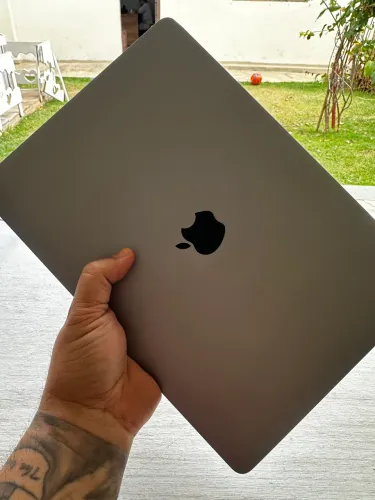 MacBook Air m1 8gb RAM 256GB