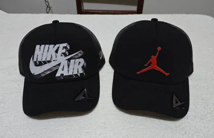 Bonés da Nike e Jordan de tela