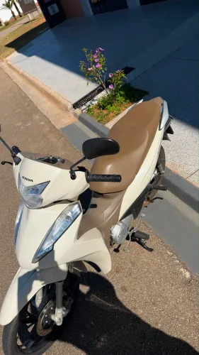 Vende-se Biz semi nova 