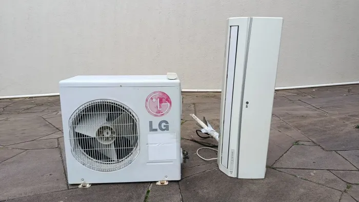Ar condicionado LG 9000 BTUs quente e frio