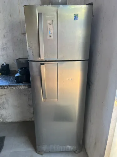 Geladeira Electrolux Inox Frost Free