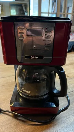 Cafeteira Oster semi nova